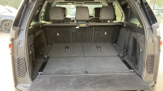 Land Rover Discovery 3.0 D300 Dynamic SE 5dr Auto Diesel Station Wagon